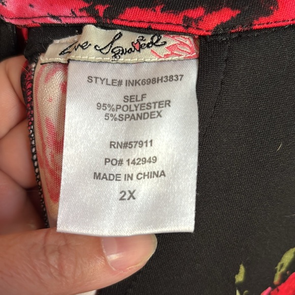 2x back dress with Red roses - Picture 3 of 4